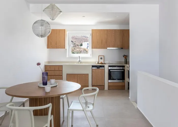 Dom wakacyjny Citadela Paros Molos - Beachfront Maisonette With Plunge Pool