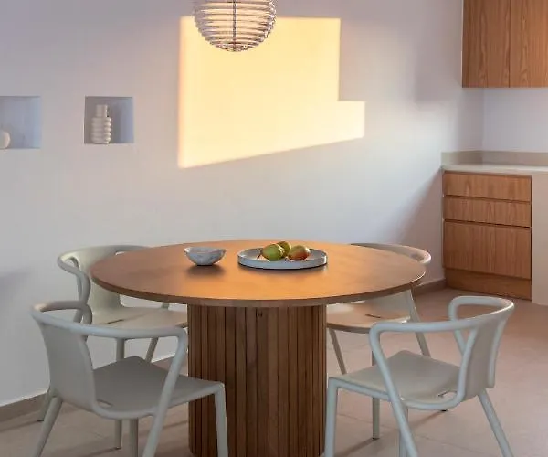 Dom wakacyjny Citadela Paros Molos - Beachfront Maisonette With Plunge Pool