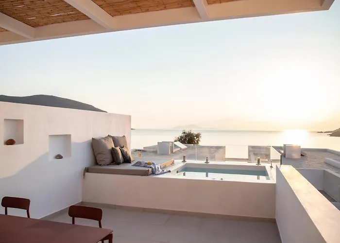Citadela Paros Molos - Beachfront Maisonette With Plunge Pool Feriehus